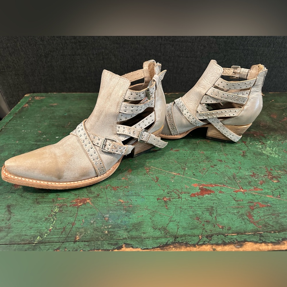 Freebird Wasp by Steven Gray Ankle Boots